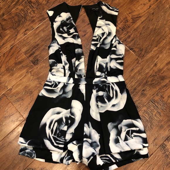 Floral romper - Picture 1 of 4